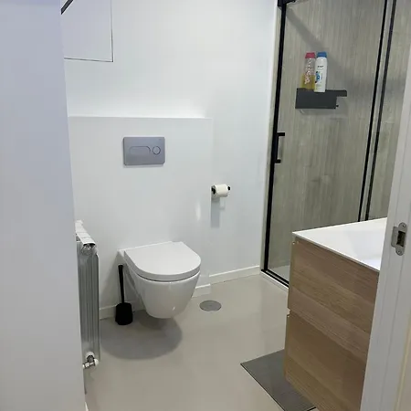 Vivienda Ramon Y Cajal 16 *